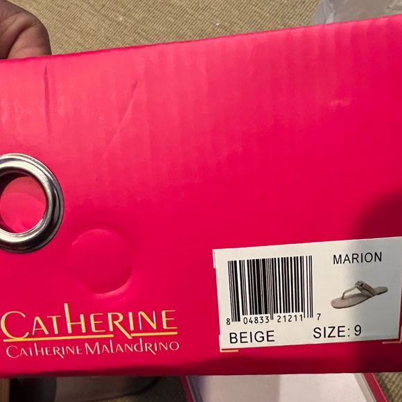 New in Box. Catherine Malandrino sandals. Size 9. - Picture 8 of 14